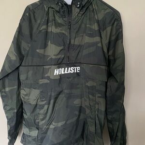 Hollister Green Camo Hooded Windbreaker size S men